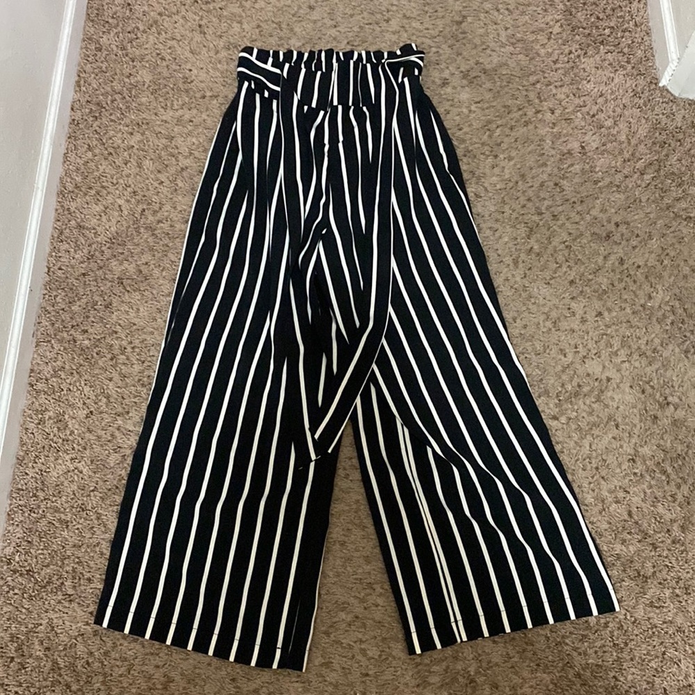 Black and white flowy pants